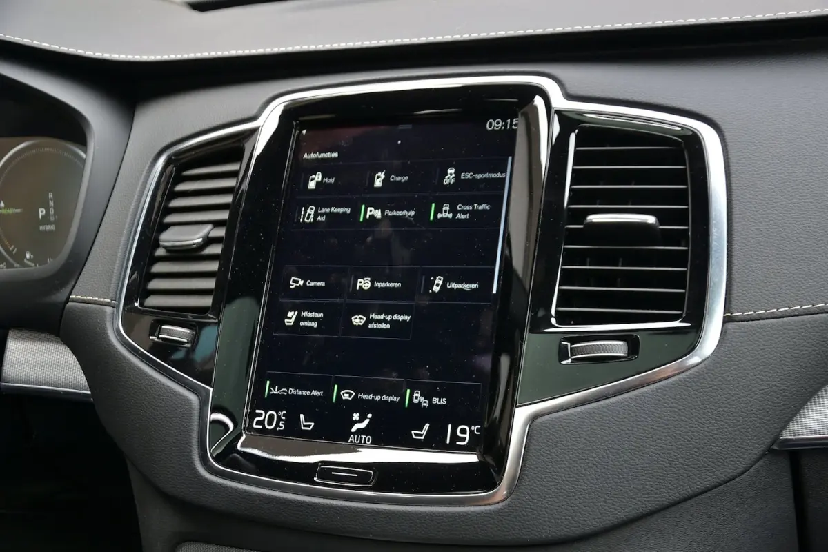 2.0 T8 Recharge AWD R-Design 7 persoons | Panoramadak | Winterpakket PRO | Head-up | 360 C