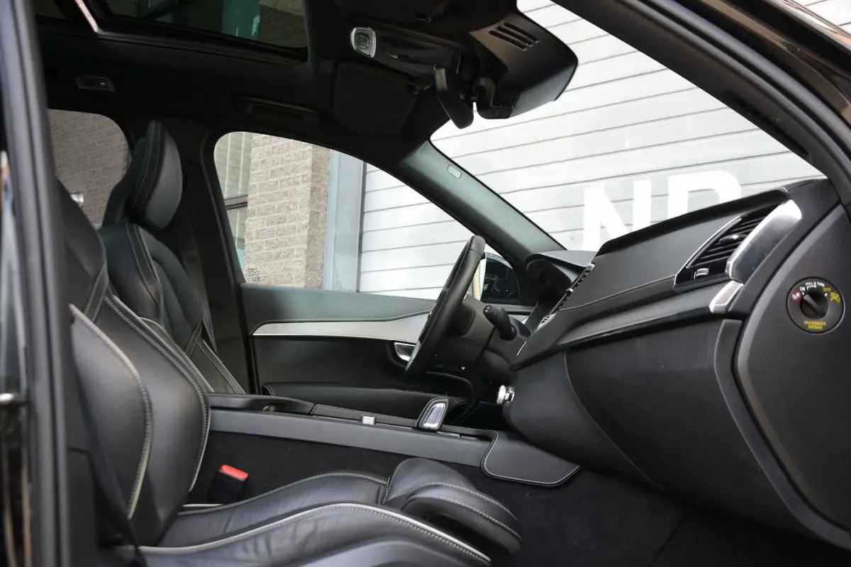 2.0 T8 Recharge AWD R-Design 7 persoons | Panoramadak | Winterpakket PRO | Head-up | 360 C