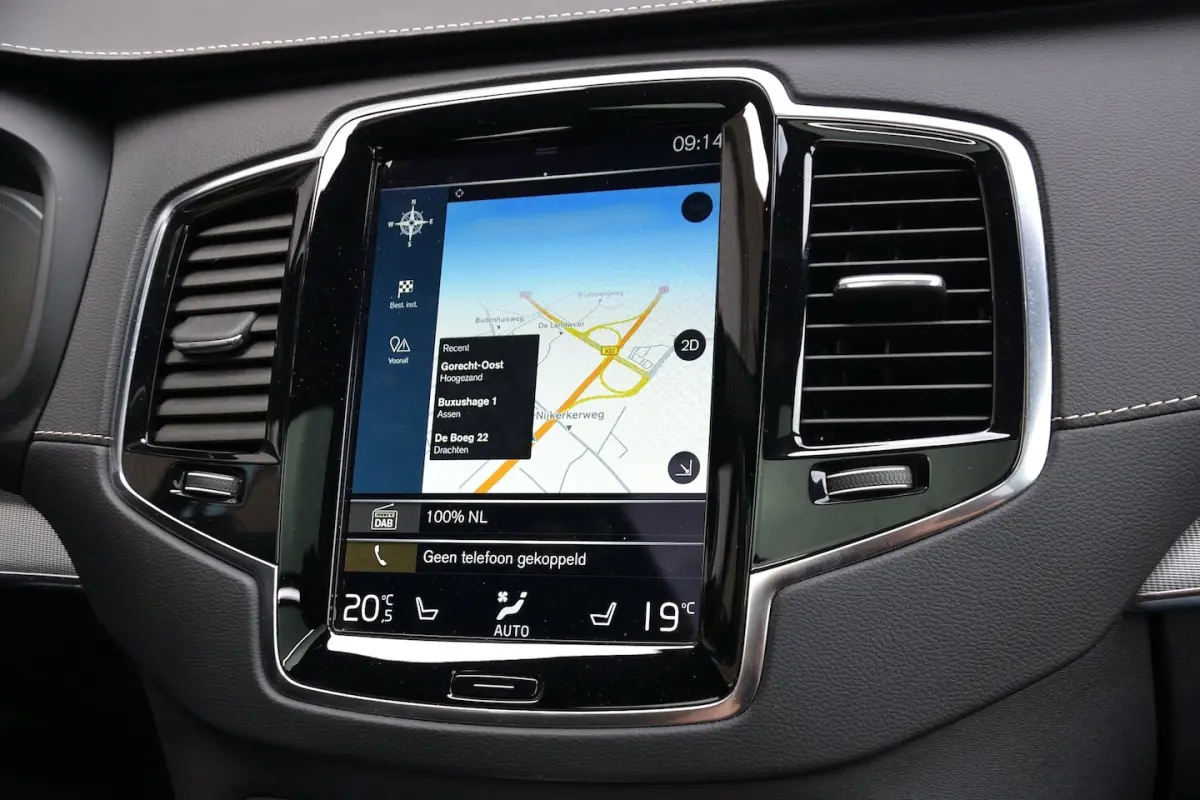 2.0 T8 Recharge AWD R-Design 7 persoons | Panoramadak | Winterpakket PRO | Head-up | 360 C