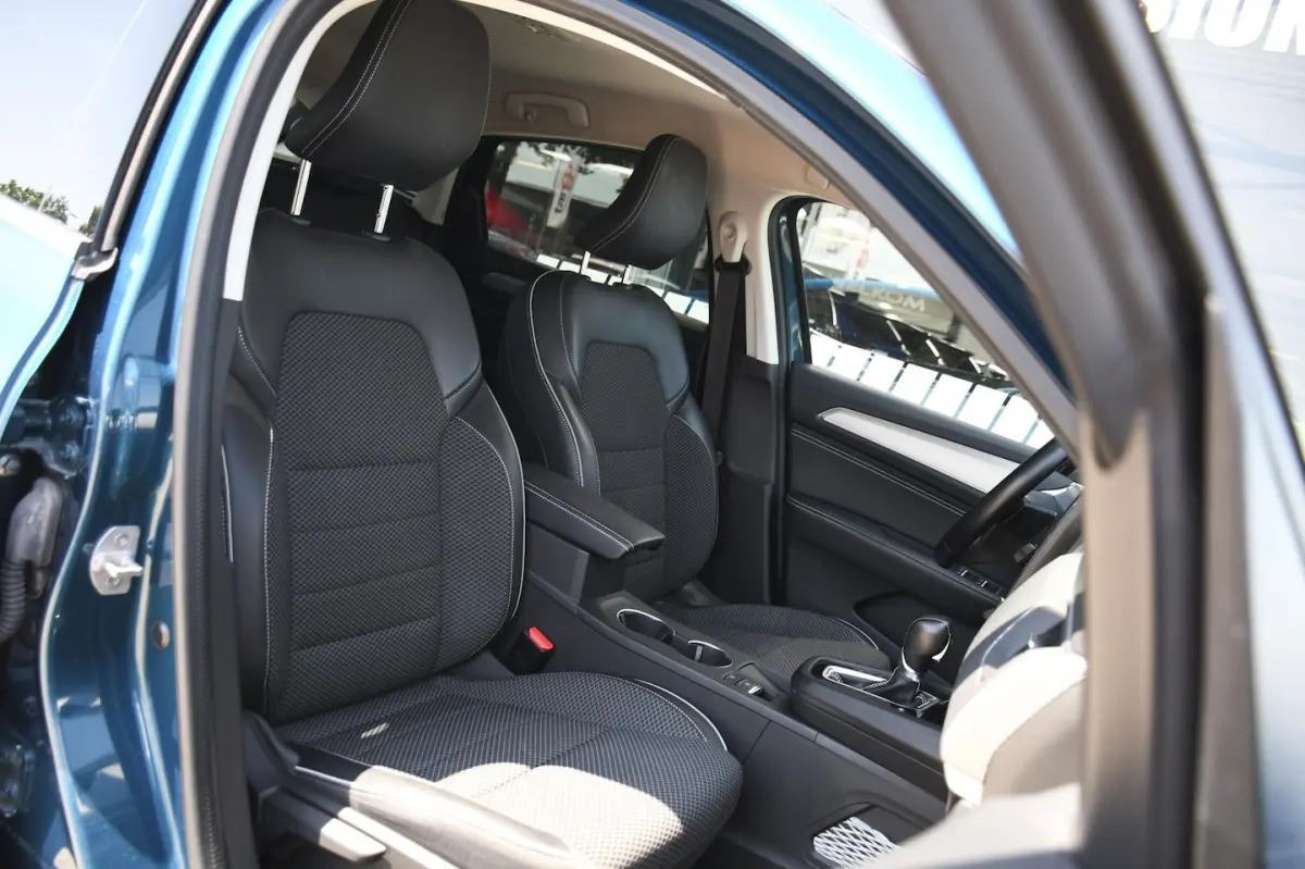 1.6 E-Tech Hybrid 145 Intens 1 EIGENAAR