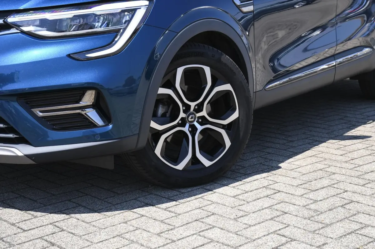 1.6 E-Tech Hybrid 145 Intens 1 EIGENAAR