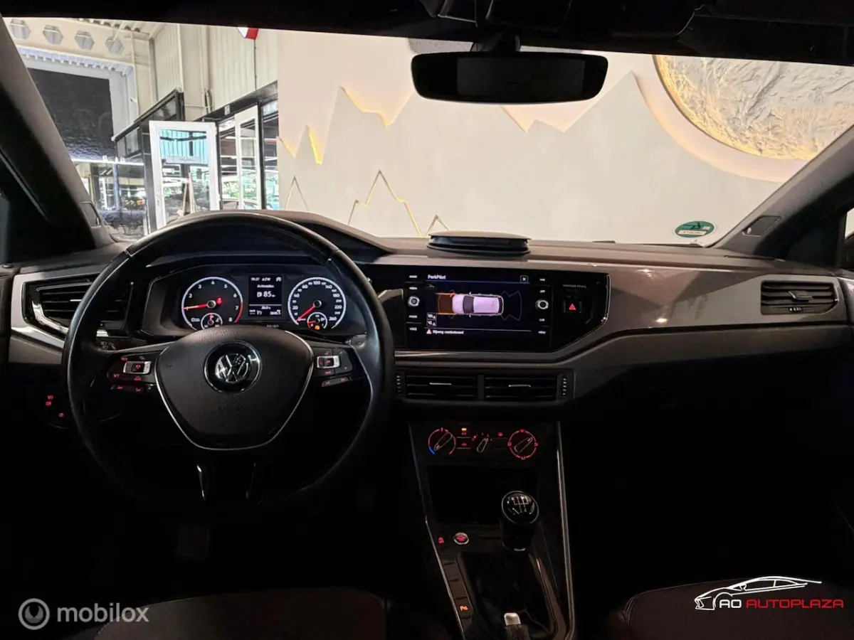 1.0 TSI R-line Panorama/Beats/Keyless/Camera