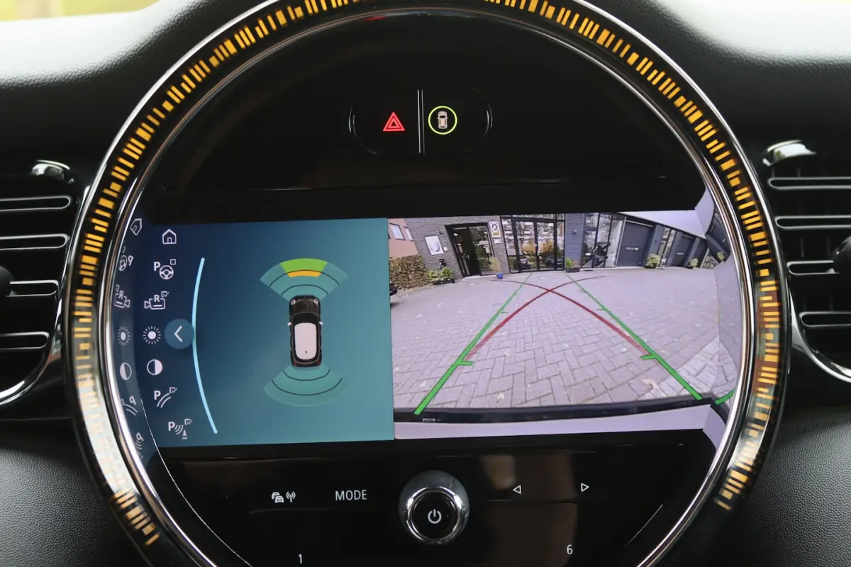 1.5 Cooper Premium Plus Pano/Leder/LED/Keyless/Camera/Head-up/CarPlay