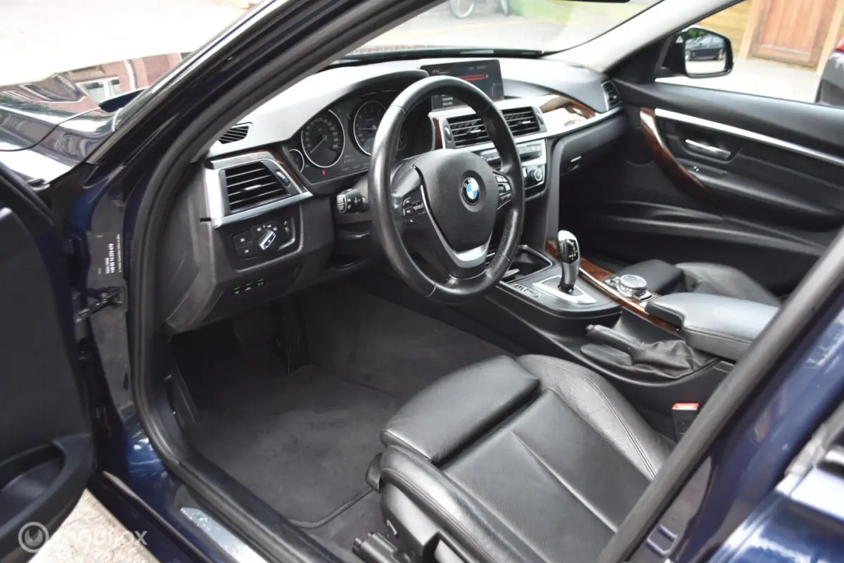 340i Luxury Aut