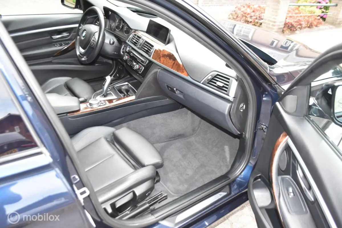 340i Luxury Aut