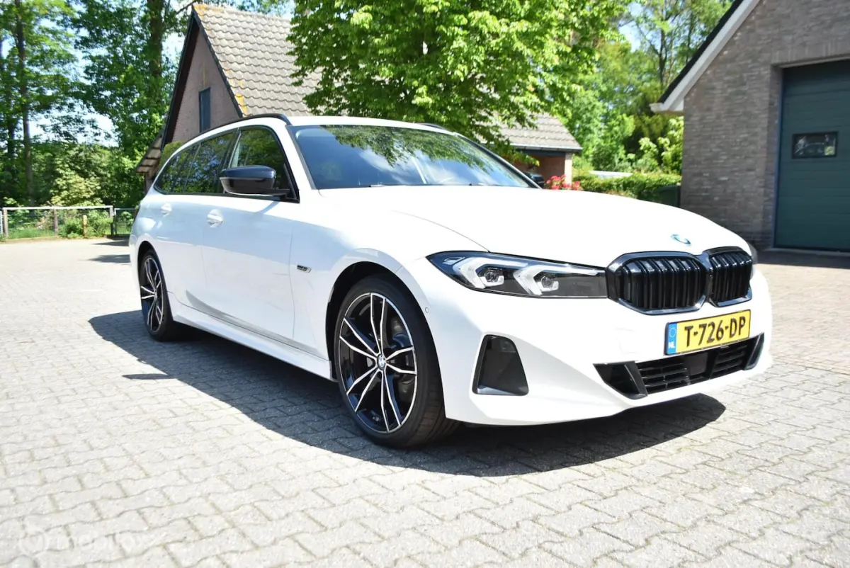 320E Aut LCI Curved display
