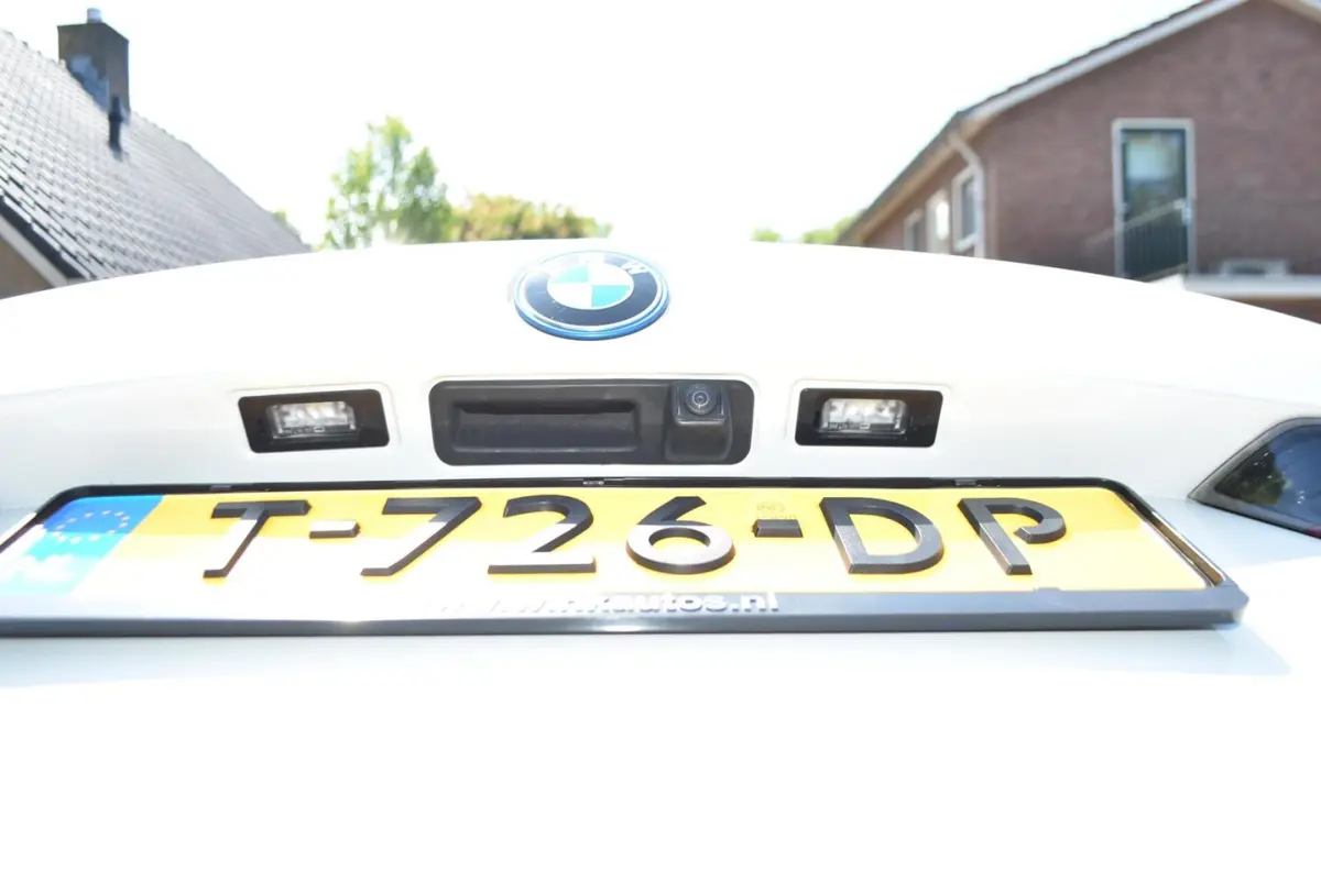 320E Aut LCI Curved display