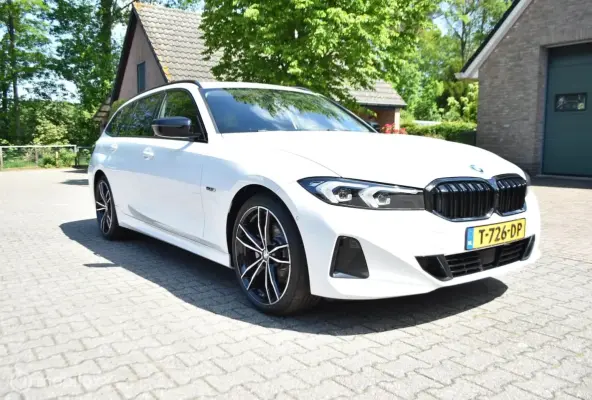 320E Aut LCI Curved display