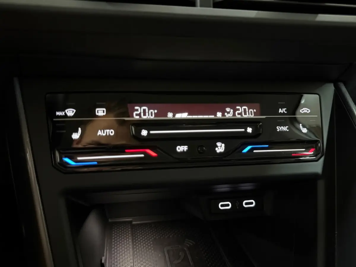 1.0 TSI Polo 1.0 TSI Style|IQ.Light Matrix LED|ACC|Virtual Cockpit|Navigatie Pro|Camera|Cl