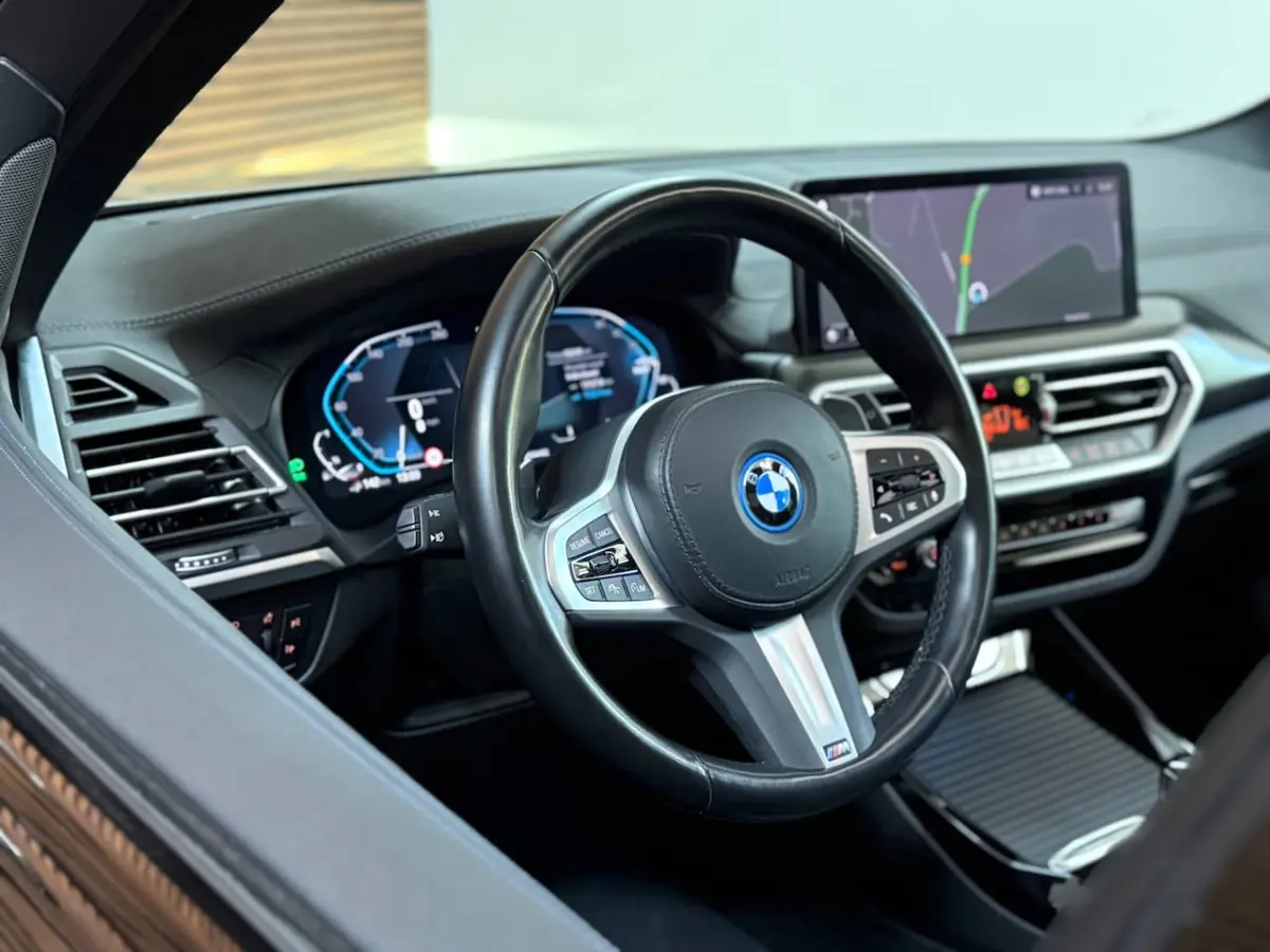 XDrive30e High Executive | Pano | 20â INCH | M Sportremmen | ACC | Leder