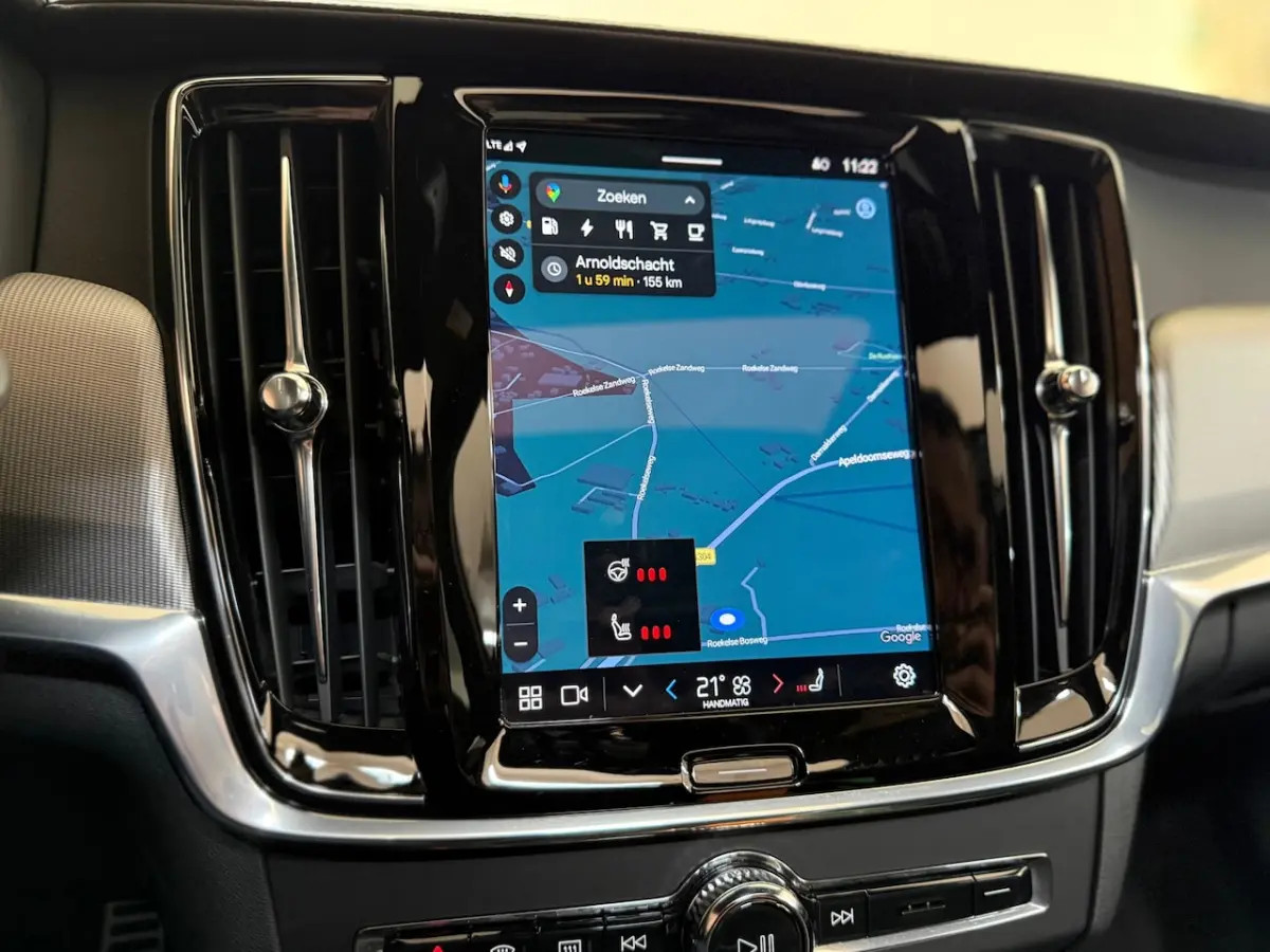 2.0 T6 Plug-in hybrid AWD Ultimate Dark | FaceLift | Luchtvering | Xenium Pakket | Licht P