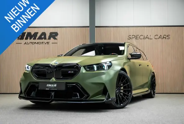 M5 Unieke kleur, Vossen 23/22 inch, Akrapovic, Carbon pack rondom