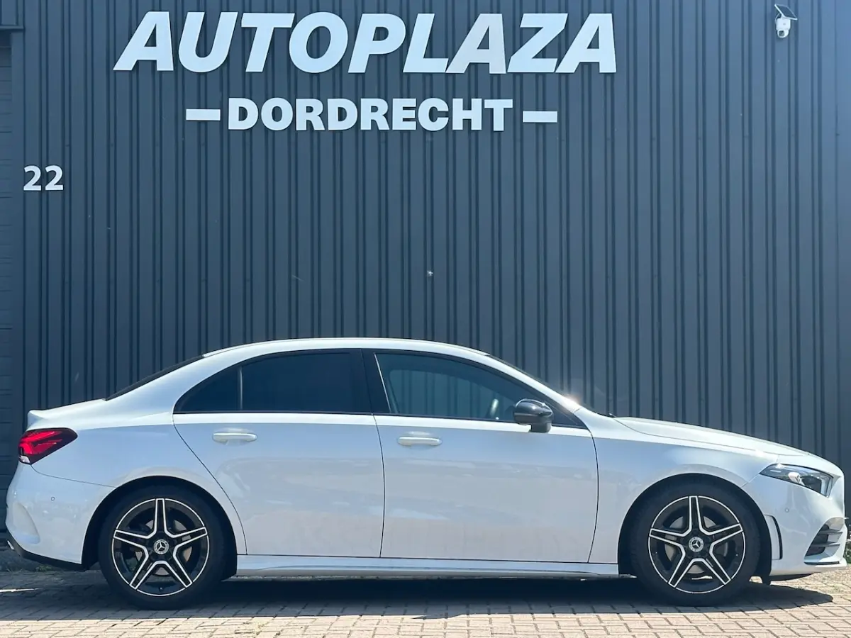 200 Business | AMG Line | Camera|