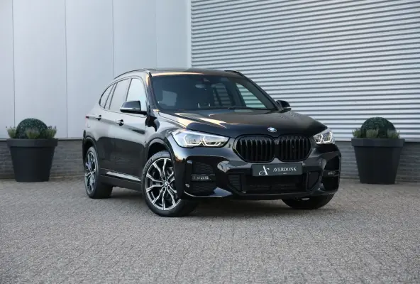 xDrive25e 220PK M-Sport Pano|Trekh|Memory|Stuurvw|HUD