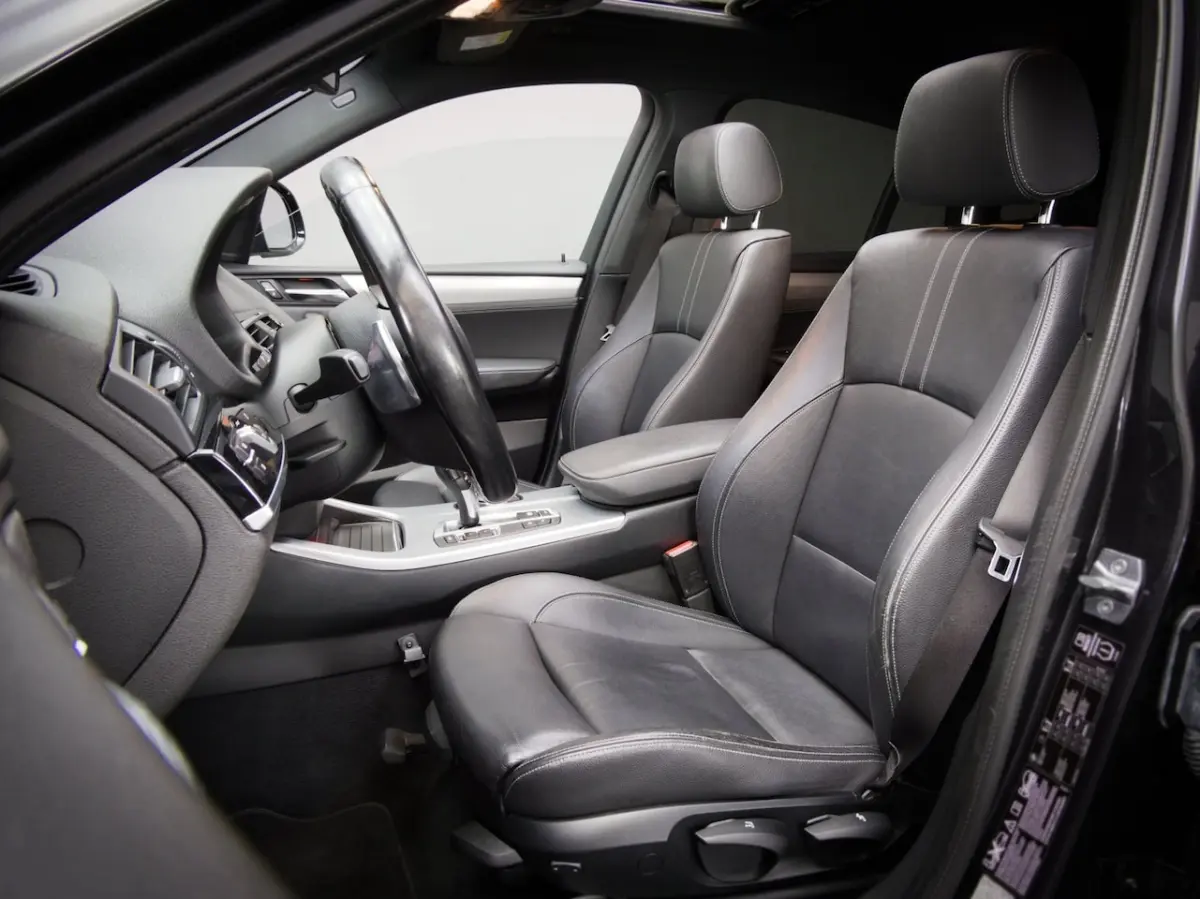 XDrive20i High Executive M-Sport (SCHUIF-/KANTELDAK, ACHTERUITRIJCAMERA, TREKHAAK, NAVIGAT