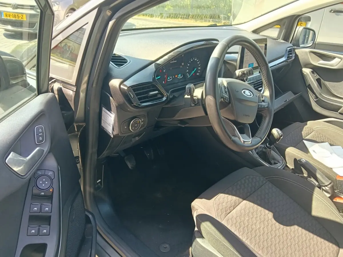 1.0 EcoBoost Hybrid Titanium
