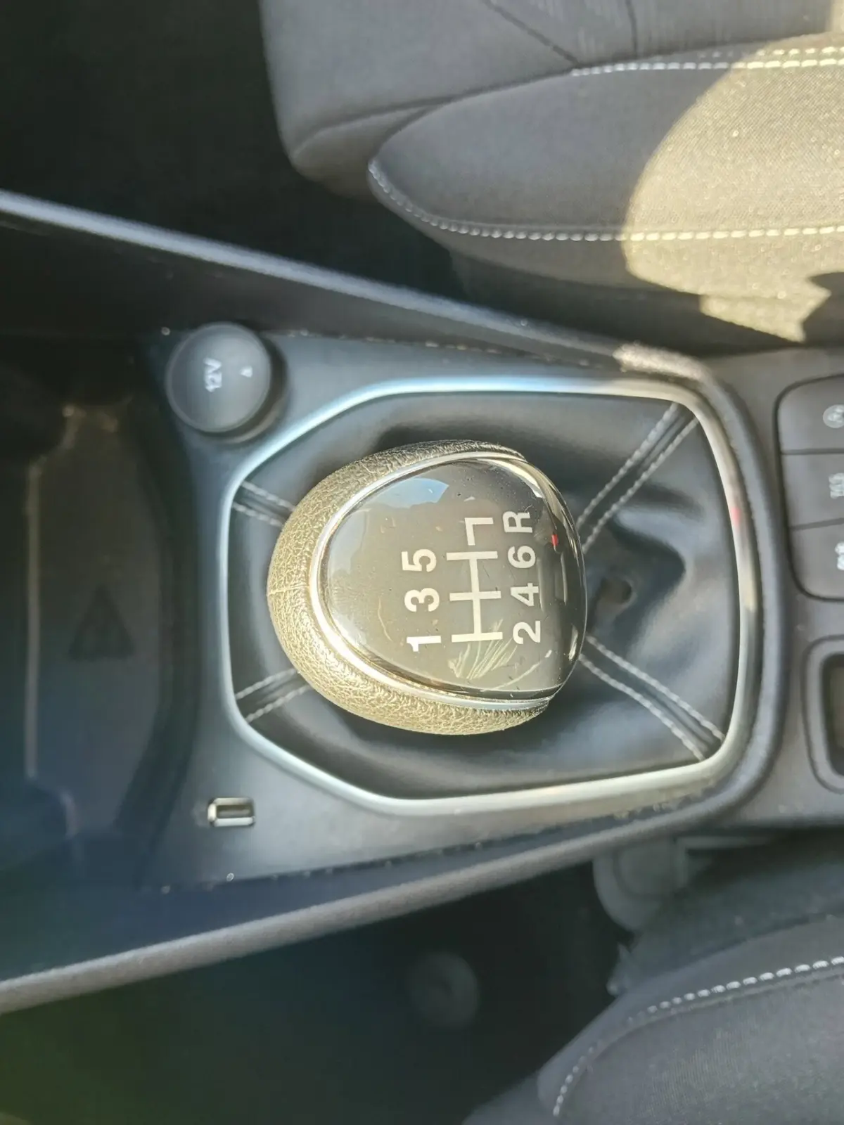 1.0 EcoBoost Hybrid Titanium