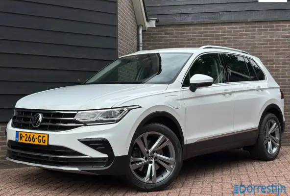 1.4 TSI eHybrid Business+ | ACC | Camera | IQ.Light | CarPlay | Trekhaak