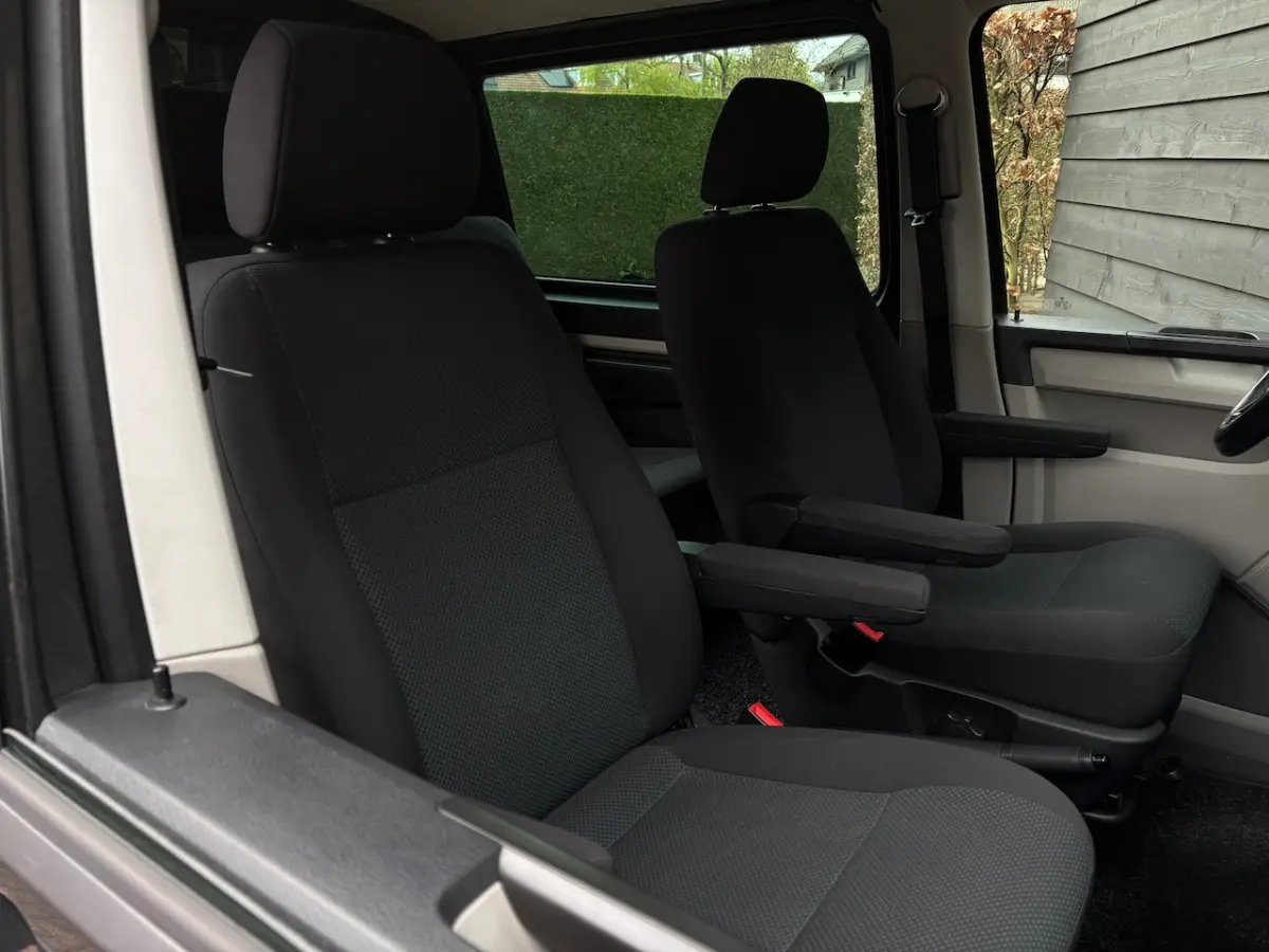 2.0 TDI L2H1 DC Highline | 150pk | Automaat | ACC | CarPlay | Led | PDC