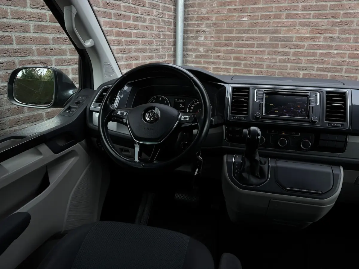 2.0 TDI L2H1 DC Highline | 150pk | Automaat | ACC | CarPlay | Led | PDC