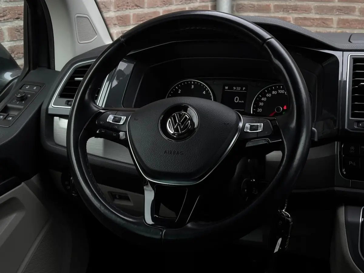 2.0 TDI L2H1 DC Highline | 150pk | Automaat | ACC | CarPlay | Led | PDC