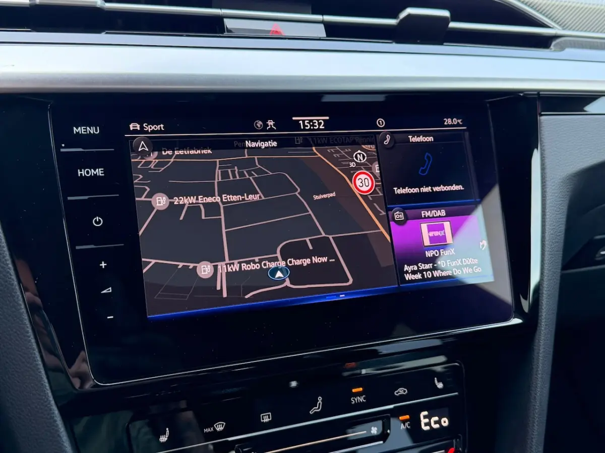 1.4 TSI eHybrid R-Line Business+ Black style Full Pano