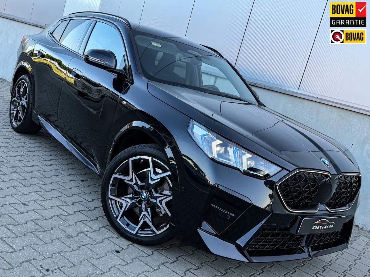SDrive20i M-sport Pano H&K Glow Full option 20Inch