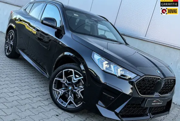 SDrive20i M-sport Pano H&K Glow Full option 20Inch