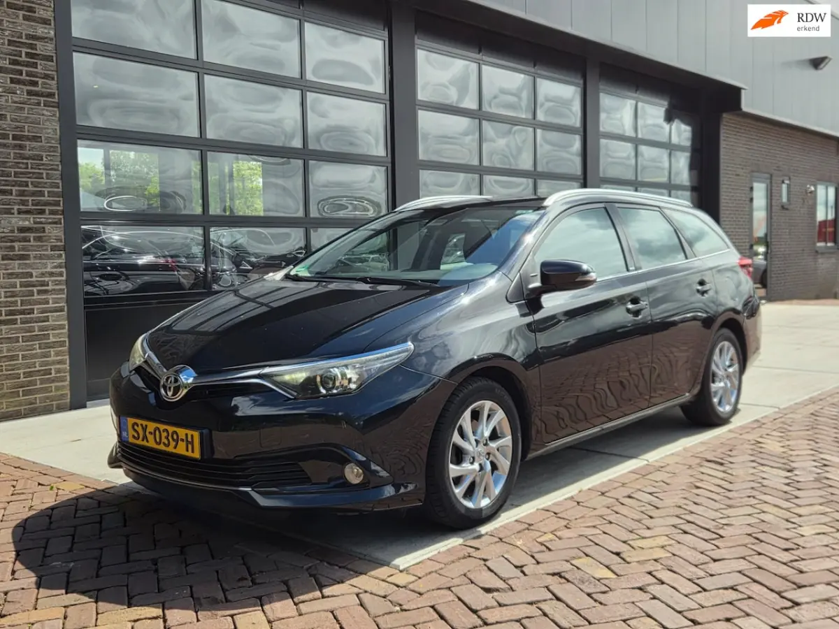 Toyota Auris Touring Sports leasen