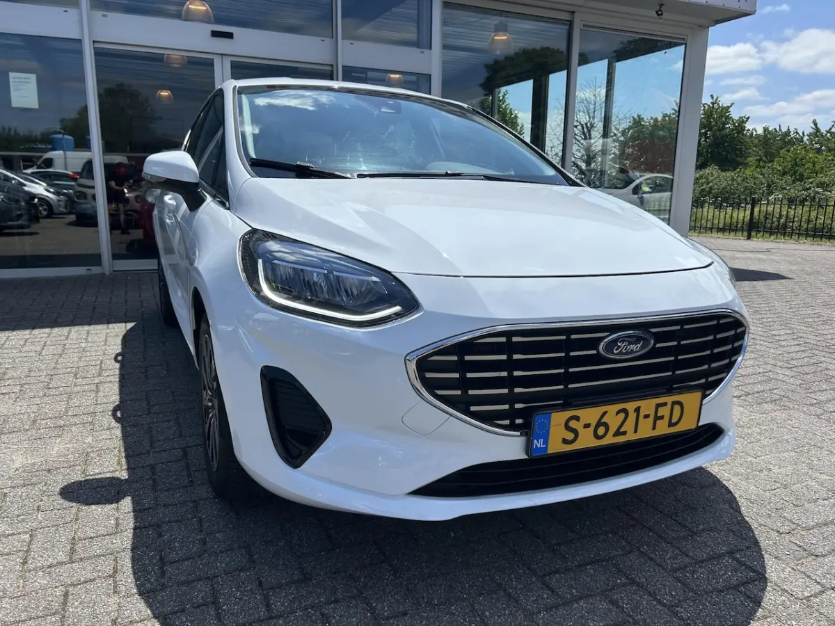 1.0 EcoBoost Hybrid Titanium /cruise control/airco/digitaal dealer onderhouden/nieuwstaat