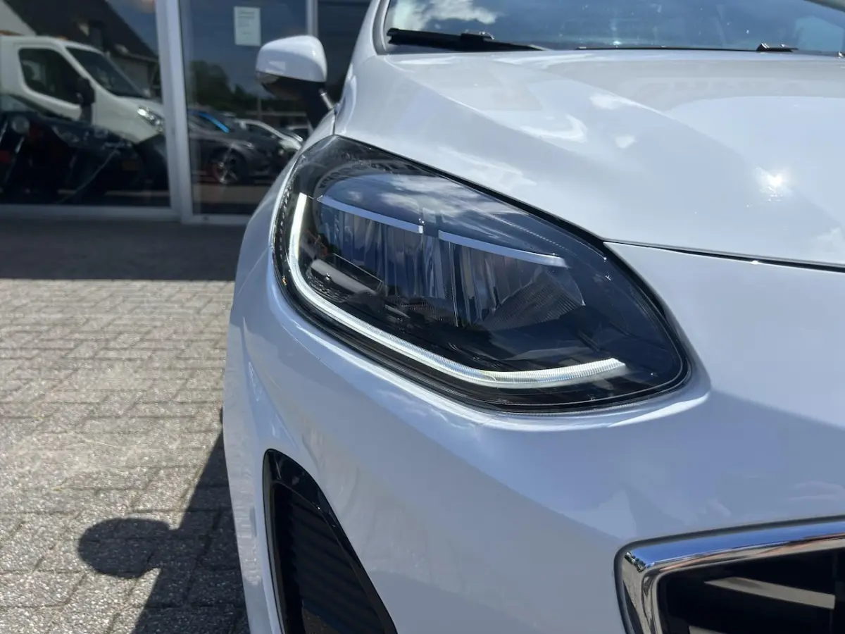 1.0 EcoBoost Hybrid Titanium /cruise control/airco/digitaal dealer onderhouden/nieuwstaat