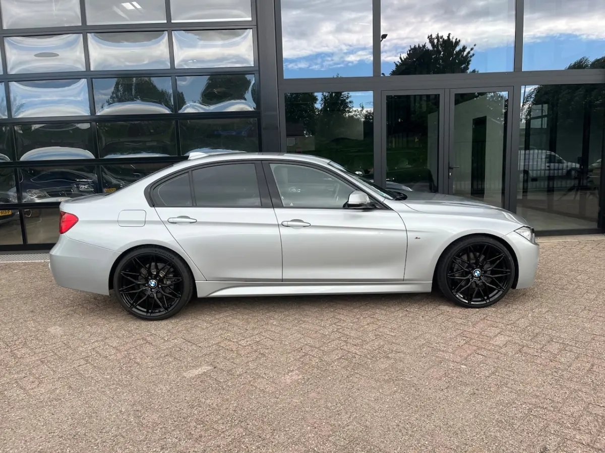 328i, M-Sport, NL Auto, Dealer onderhouden