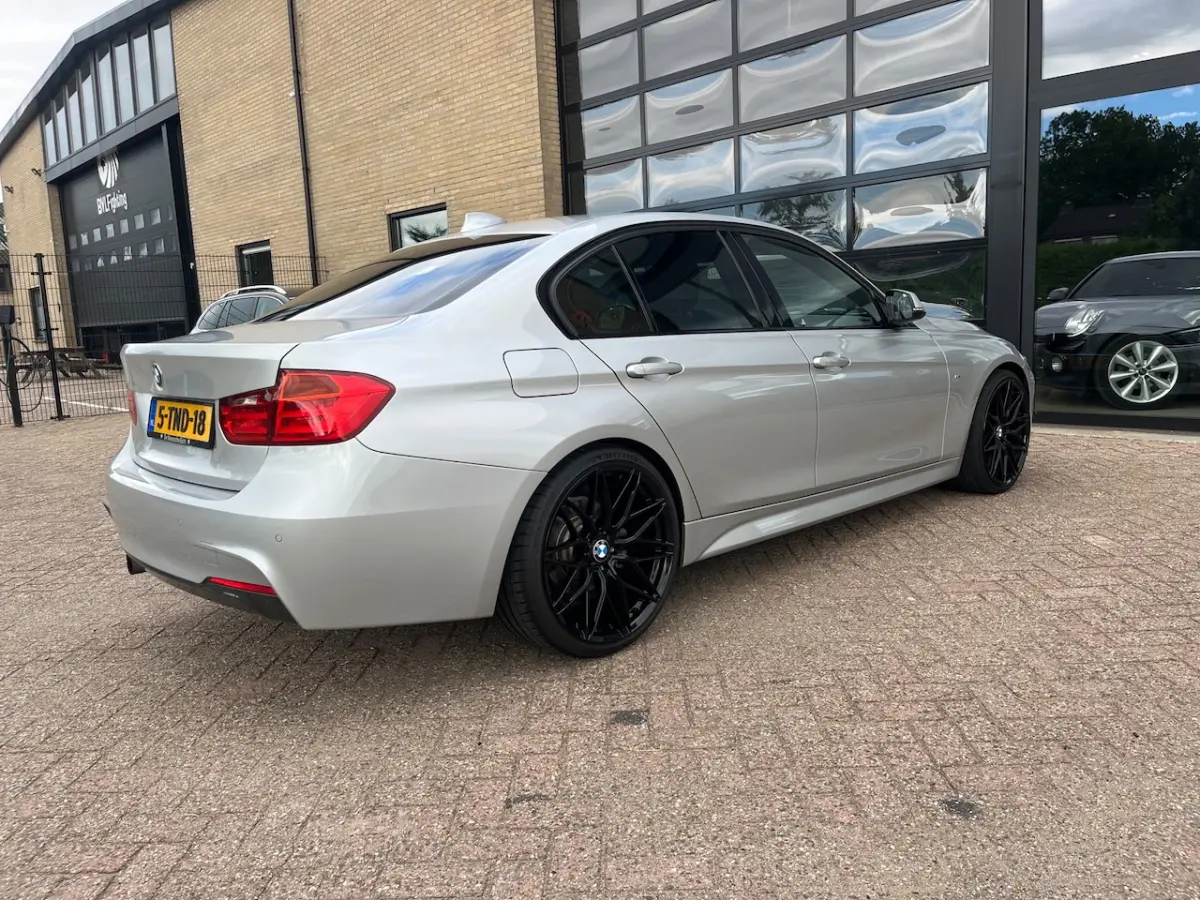 328i, M-Sport, NL Auto, Dealer onderhouden
