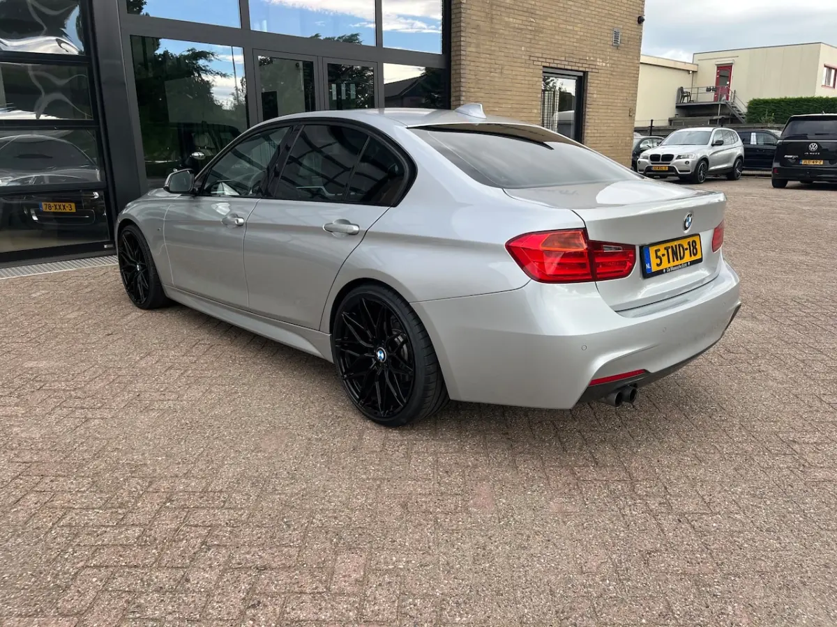 328i, M-Sport, NL Auto, Dealer onderhouden