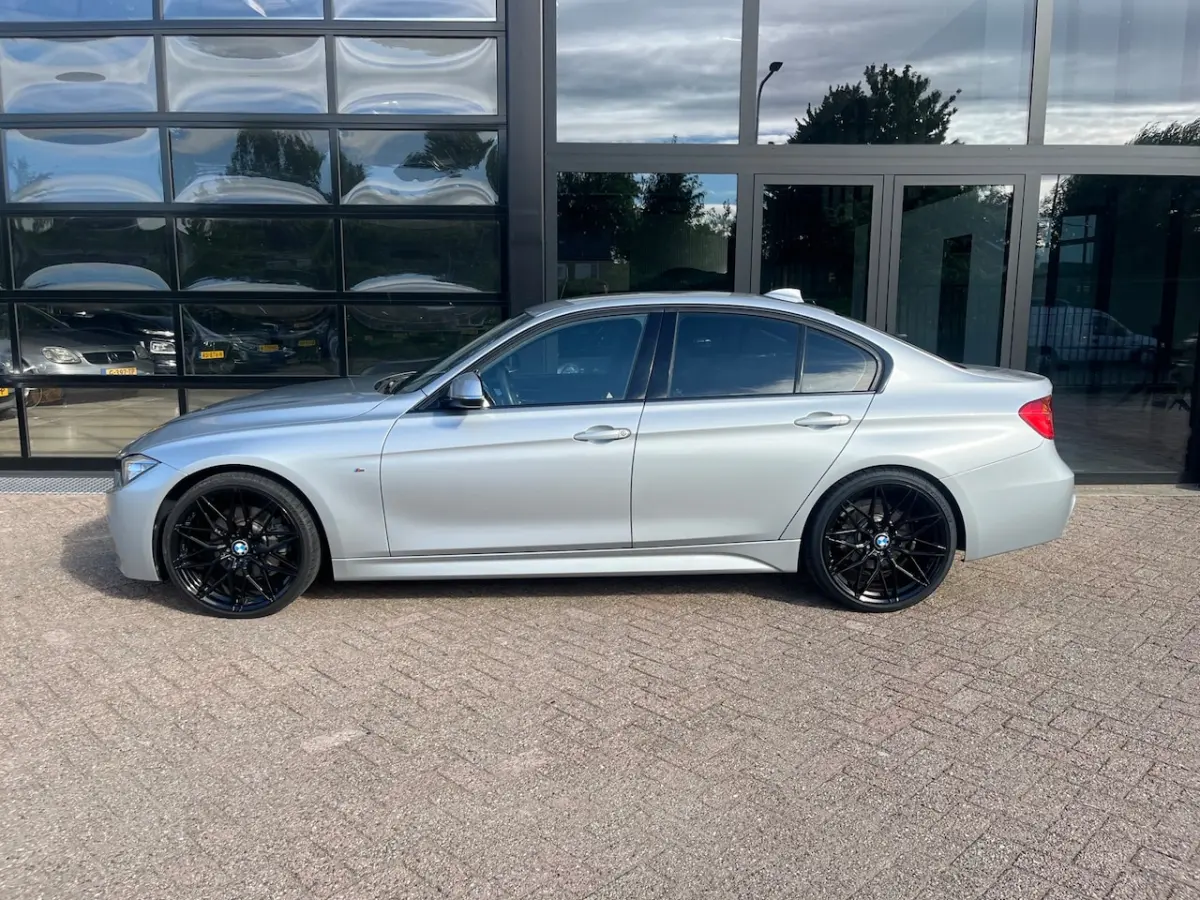 328i, M-Sport, NL Auto, Dealer onderhouden
