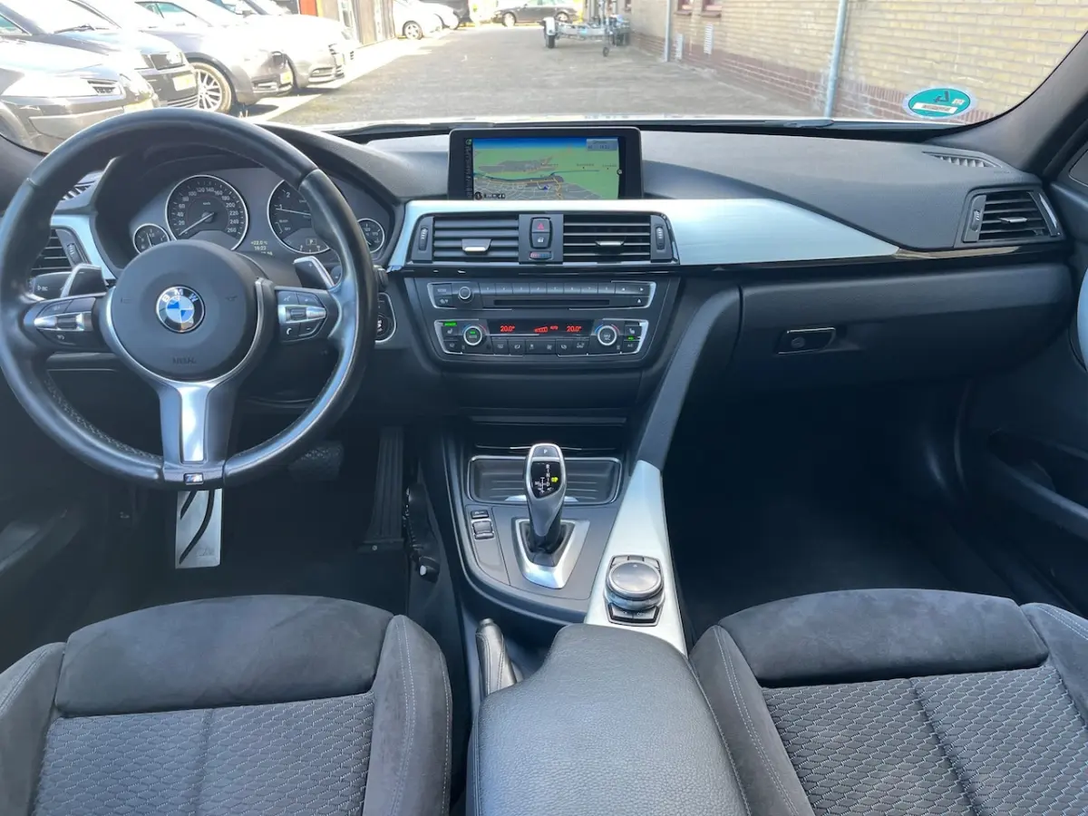 328i, M-Sport, NL Auto, Dealer onderhouden