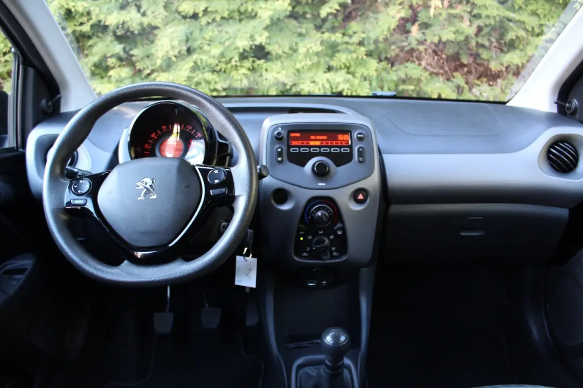 1.0 e-VTi Active 72PK | Airco | DAB | Elektrische ramen