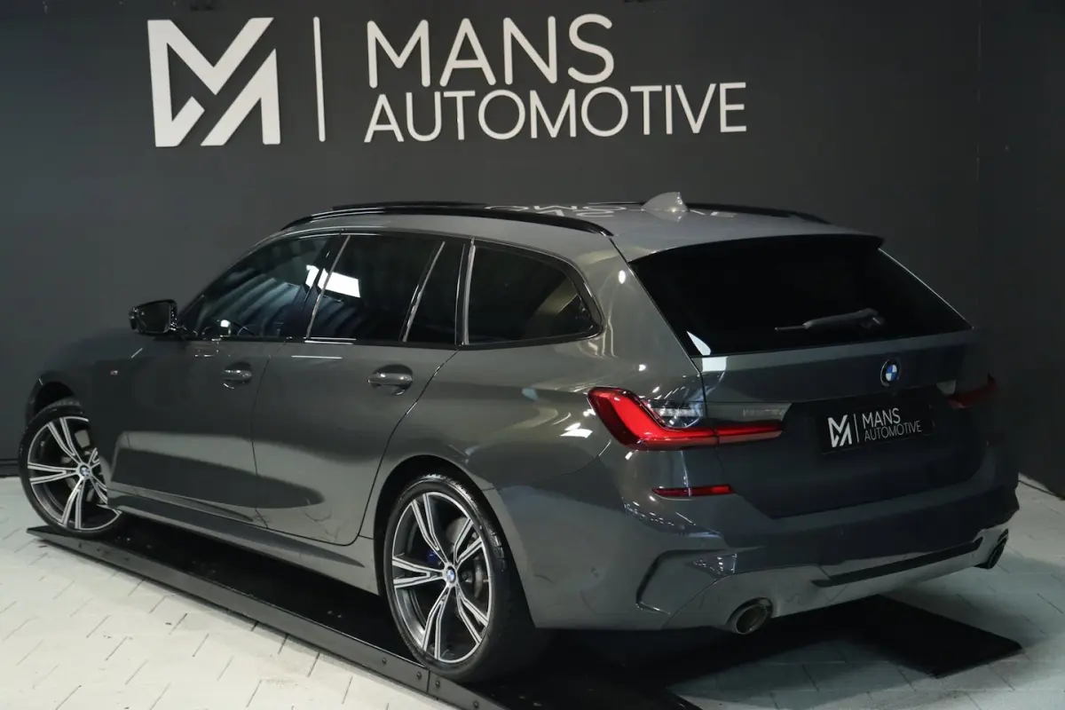 330i xDrive M Sport / PANO / LASER / HUD / MEMORY / 360 / H&K / KEYLESS