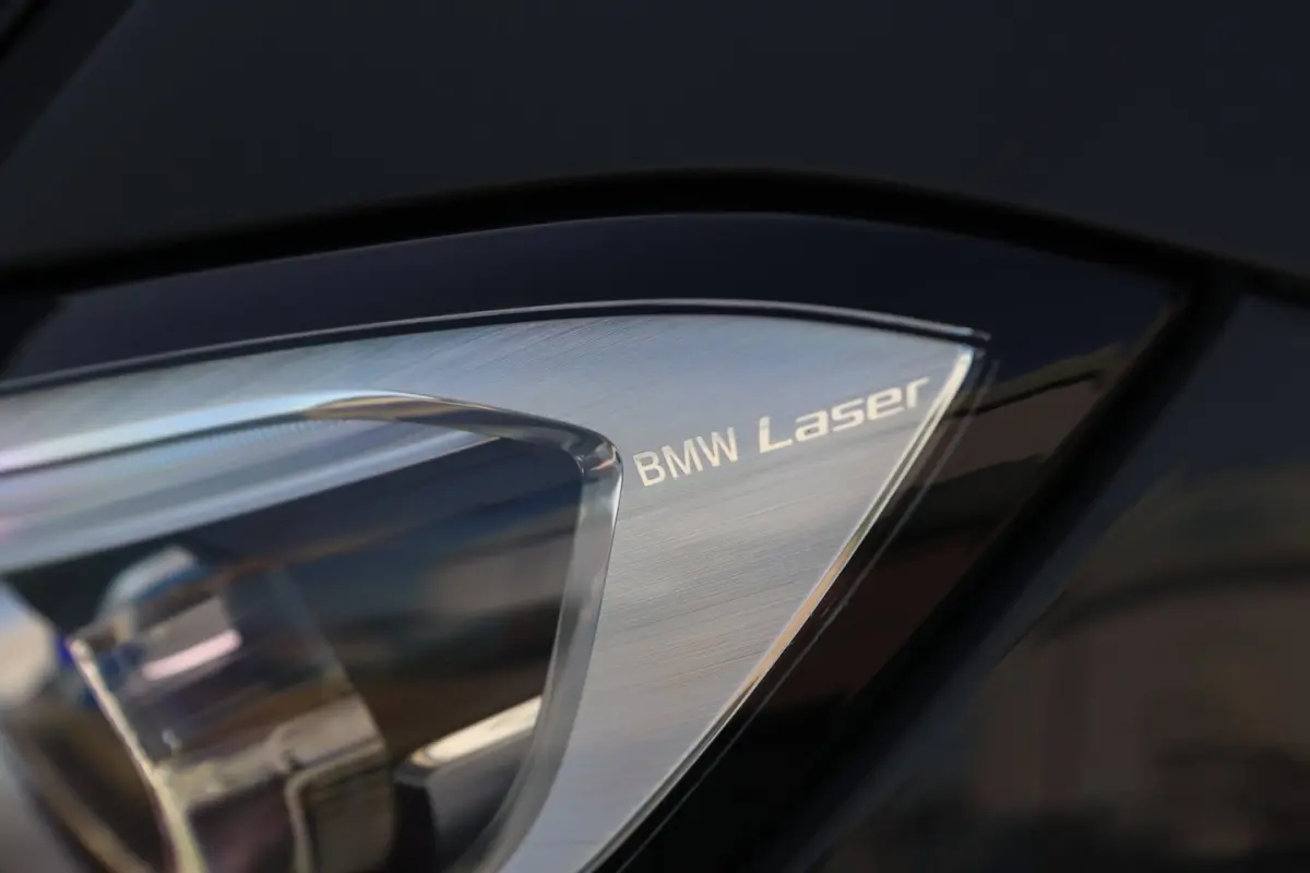 330i xDrive M Sport / PANO / LASER / HUD / MEMORY / 360 / H&K / KEYLESS