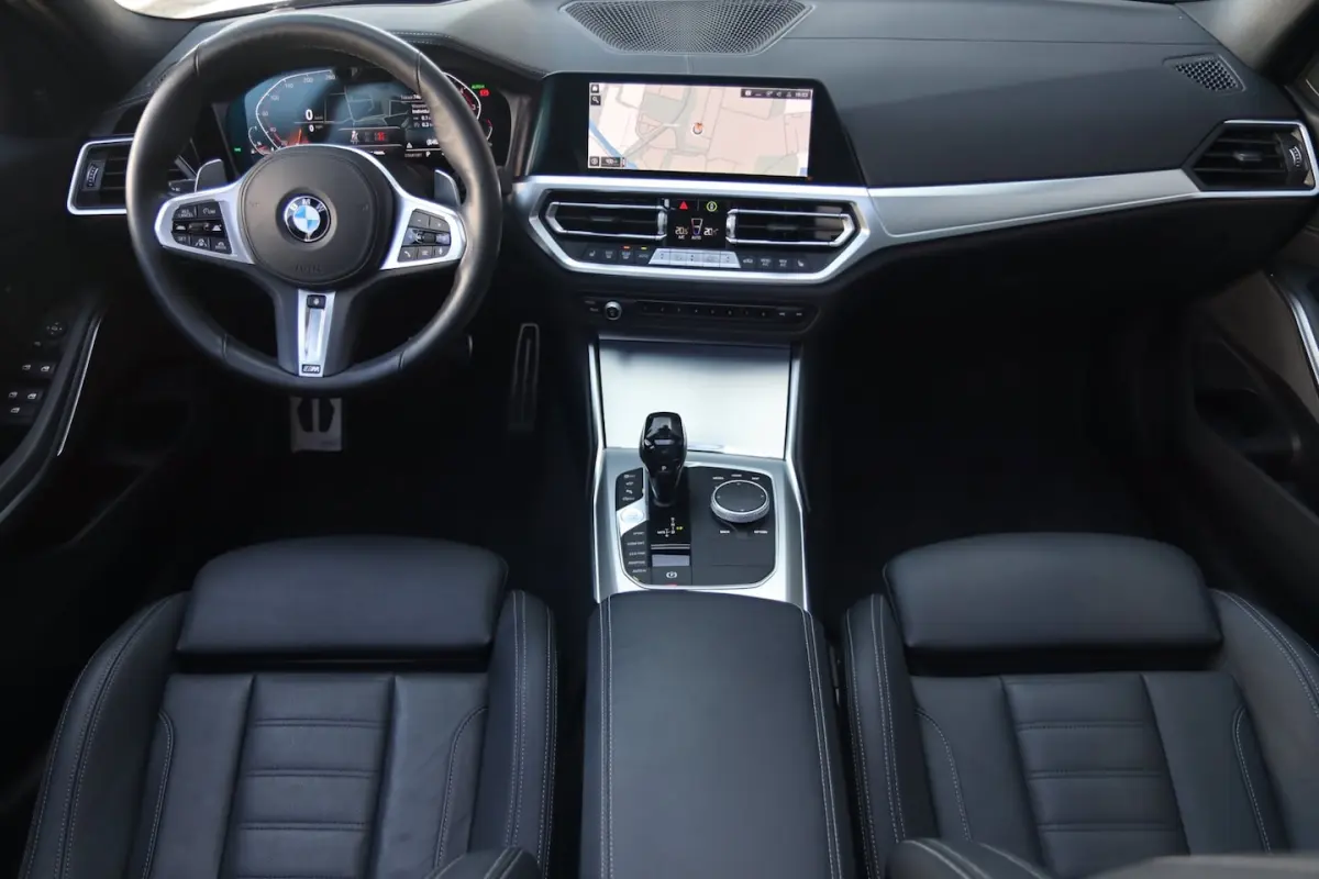 330i xDrive M Sport / PANO / LASER / HUD / MEMORY / 360 / H&K / KEYLESS