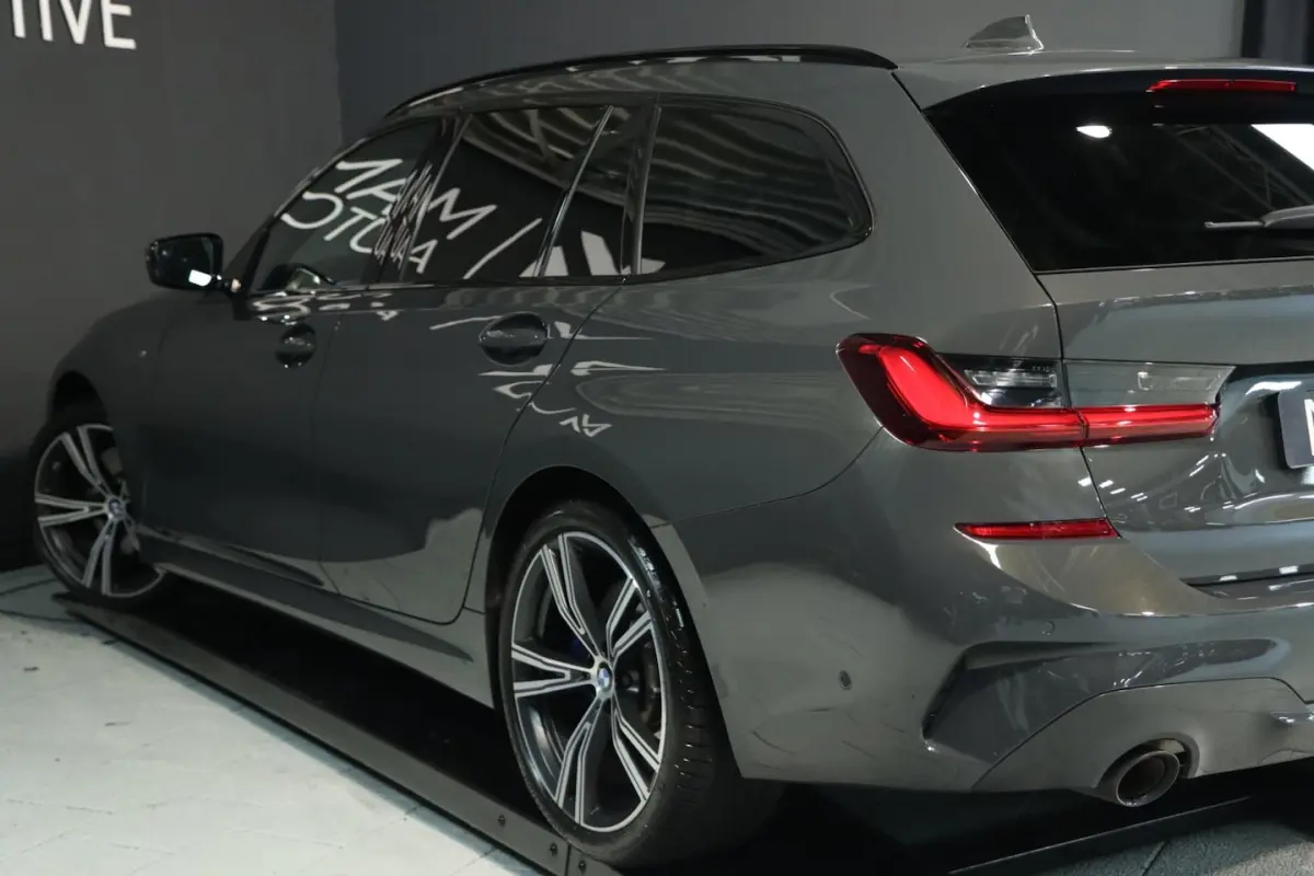 330i xDrive M Sport / PANO / LASER / HUD / MEMORY / 360 / H&K / KEYLESS