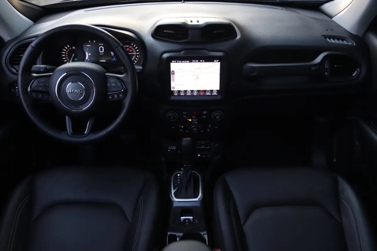 4xe 240 Plug-in Hybrid Electric S / PANO / ACC / KEYLESS / CAMERA / CARPLAY