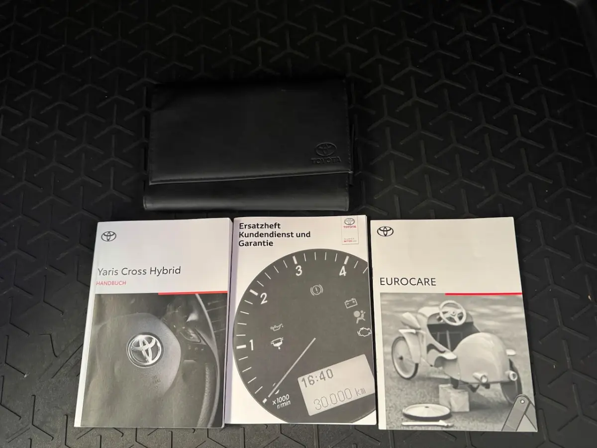 1.5 Hybrid Dynamic / Winterpack/Acc/keyless/Led/Camera/Dealer Oh