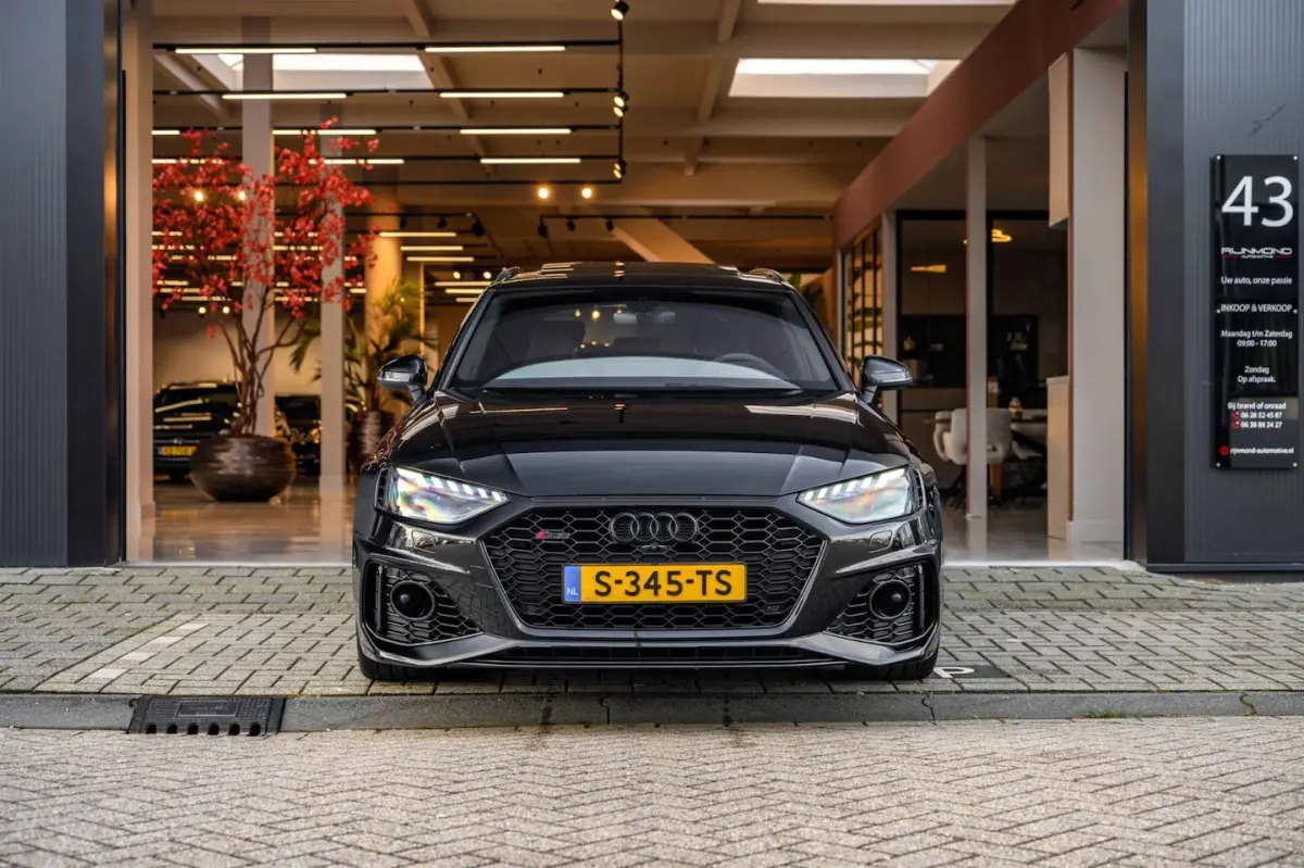 2.9 TFSI RS 4 Quattro |Massage|Head-Up|360-Camera|B&O|Pano|Dealer onderhouden
