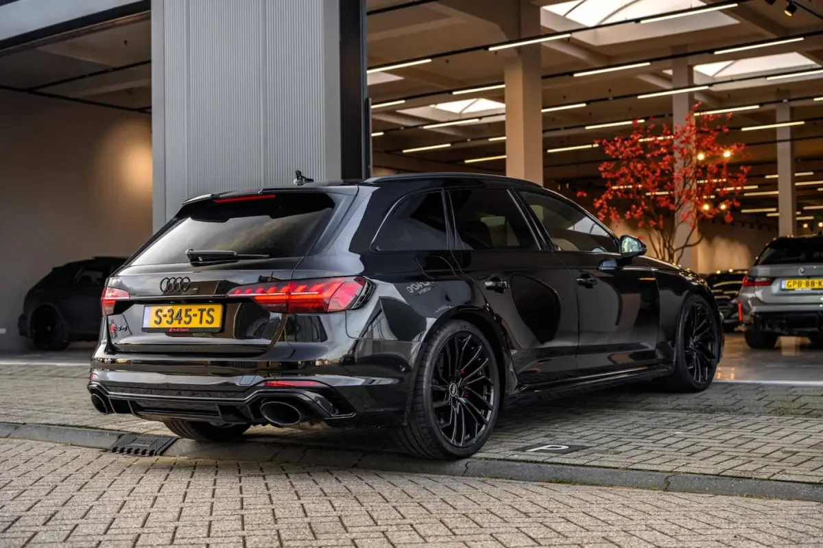 2.9 TFSI RS 4 Quattro |Massage|Head-Up|360-Camera|B&O|Pano|Dealer onderhouden