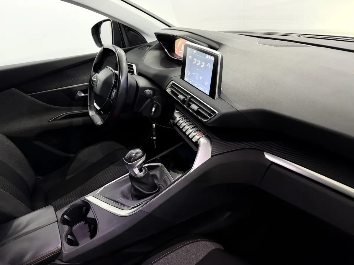 1.2 PureTech AGC PremiÃ¨re Camera, Navi, Apple carplay, Cruise control, Virtual desk, Clima