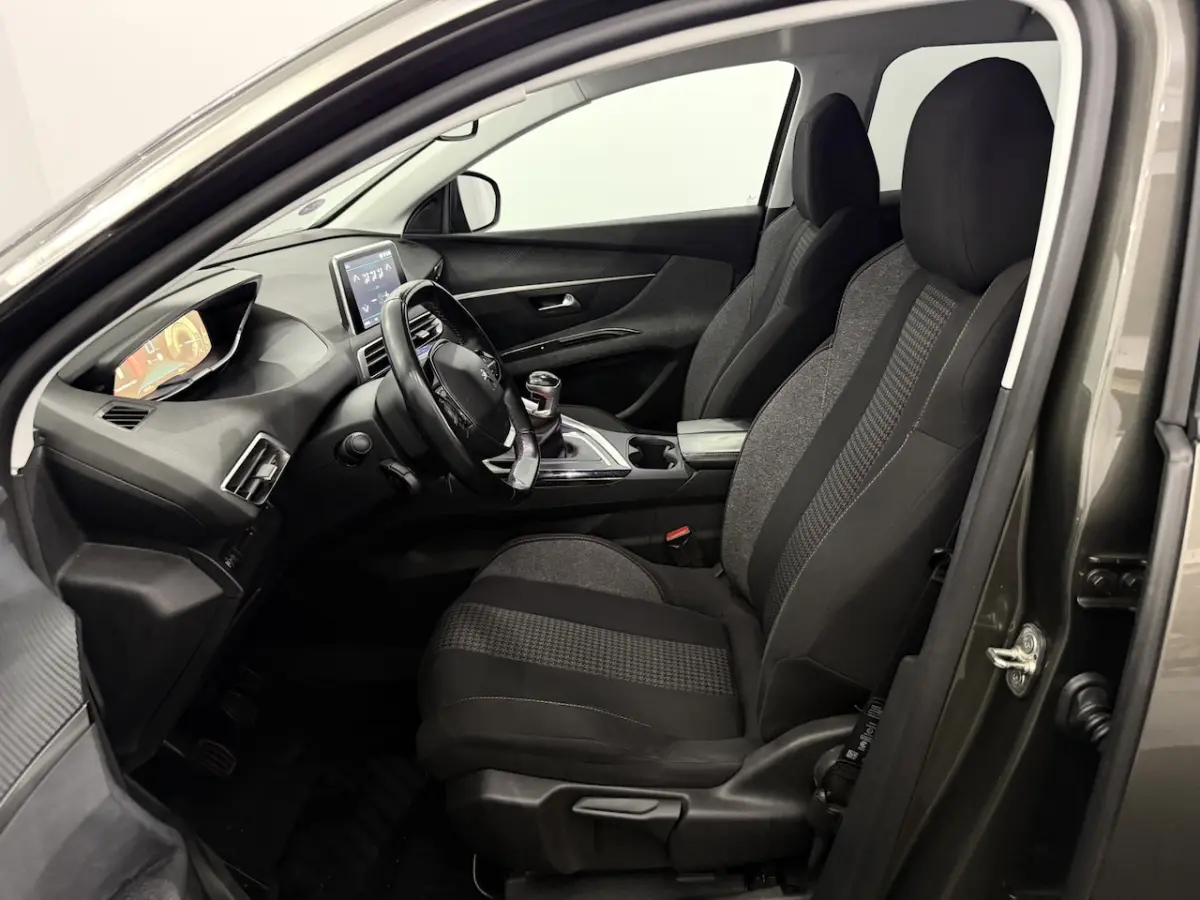 1.2 PureTech AGC PremiÃ¨re Camera, Navi, Apple carplay, Cruise control, Virtual desk, Clima
