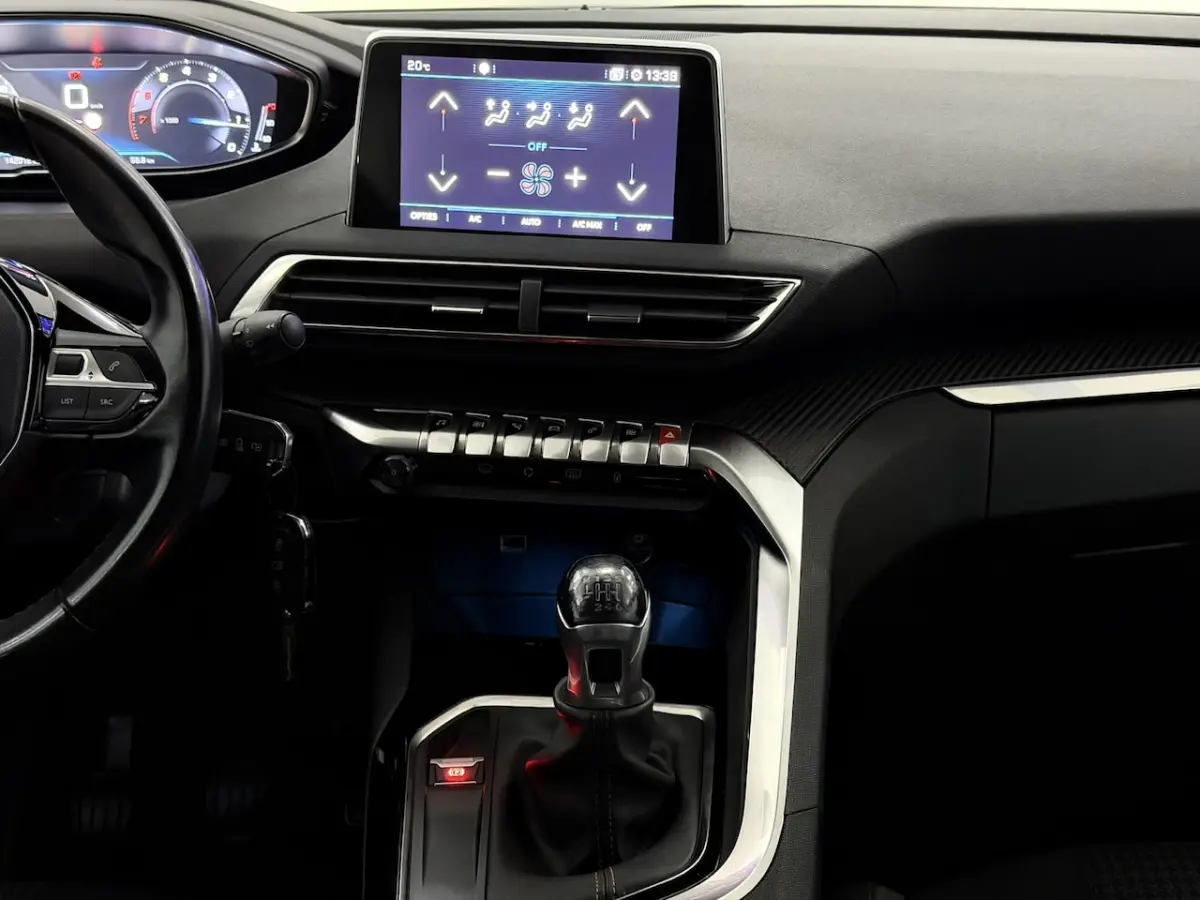 1.2 PureTech AGC PremiÃ¨re Camera, Navi, Apple carplay, Cruise control, Virtual desk, Clima