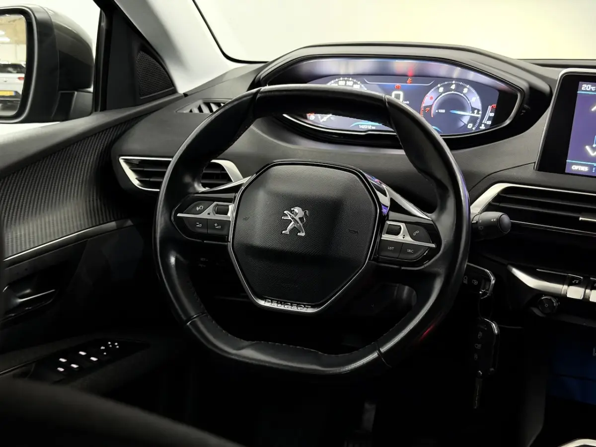 1.2 PureTech AGC PremiÃ¨re Camera, Navi, Apple carplay, Cruise control, Virtual desk, Clima