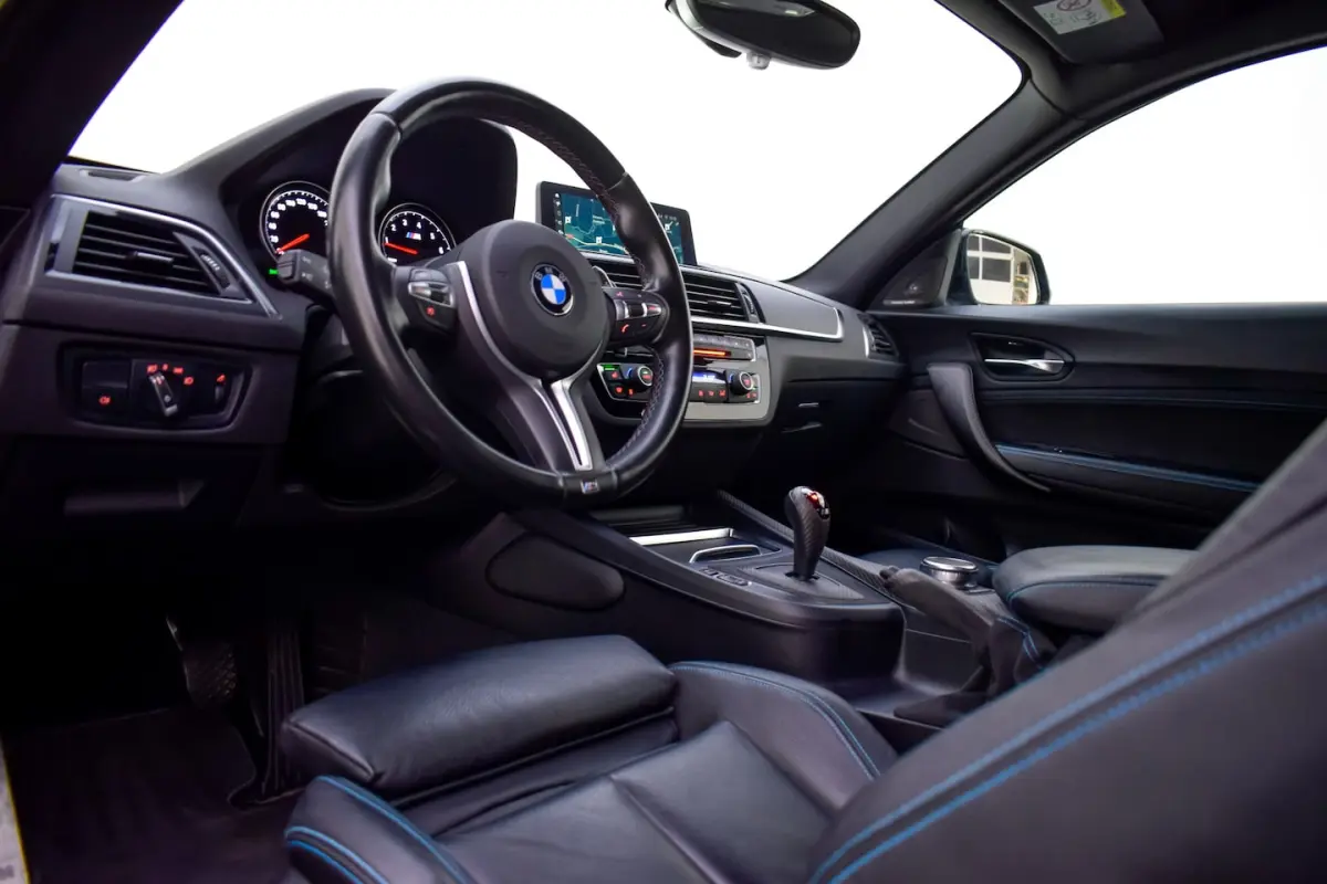 M2 DCT M-PERFORMANCE UITLAAT | CARPLAY | HARMAN KARDON | MEM.ST | CARBON | KEYLESS | LEDER